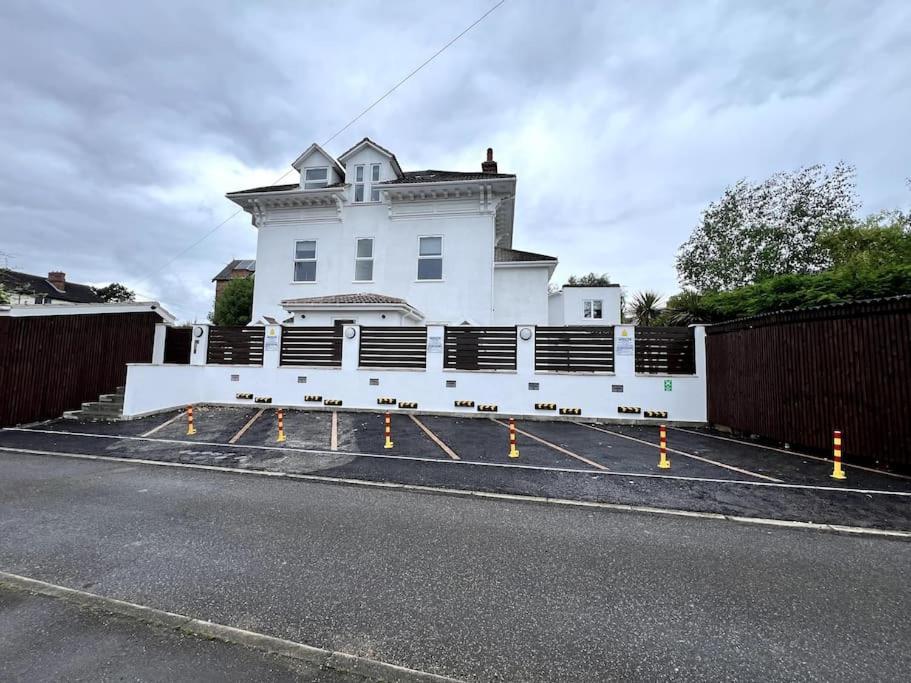 Modern Apartment Off-Road Parking King Bed Suite 1 Nottingham Exterior foto